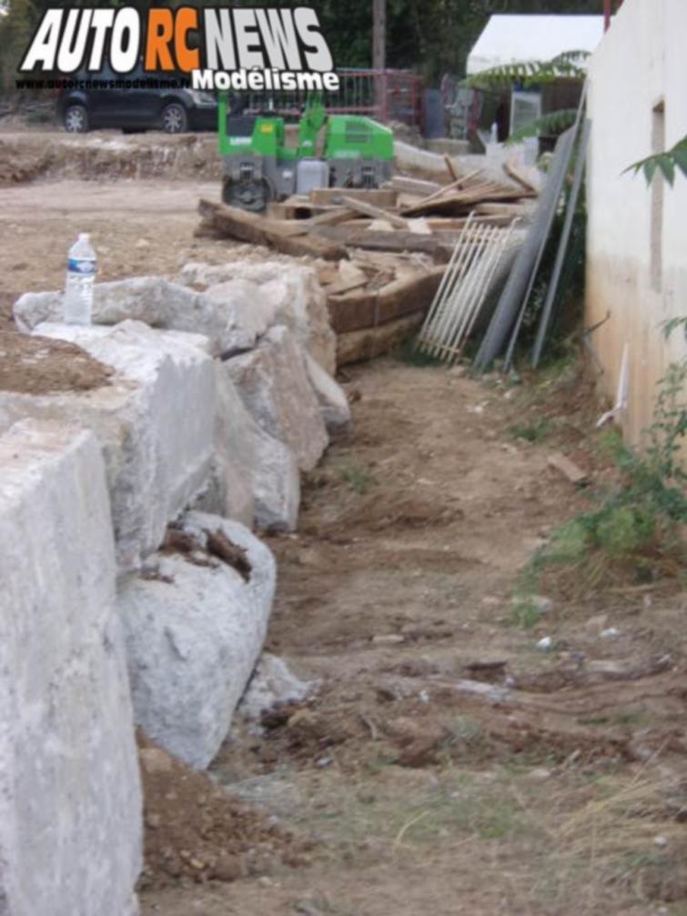 NSC Mougins Modélisme rc.Cluc Nitro Symphonie Club de Mougins dans le département des alpes maritimes dirigé par Olivier Montaland. travaux de réfection des pistes pour organiser des compétitions de voitures radiocommandées.
