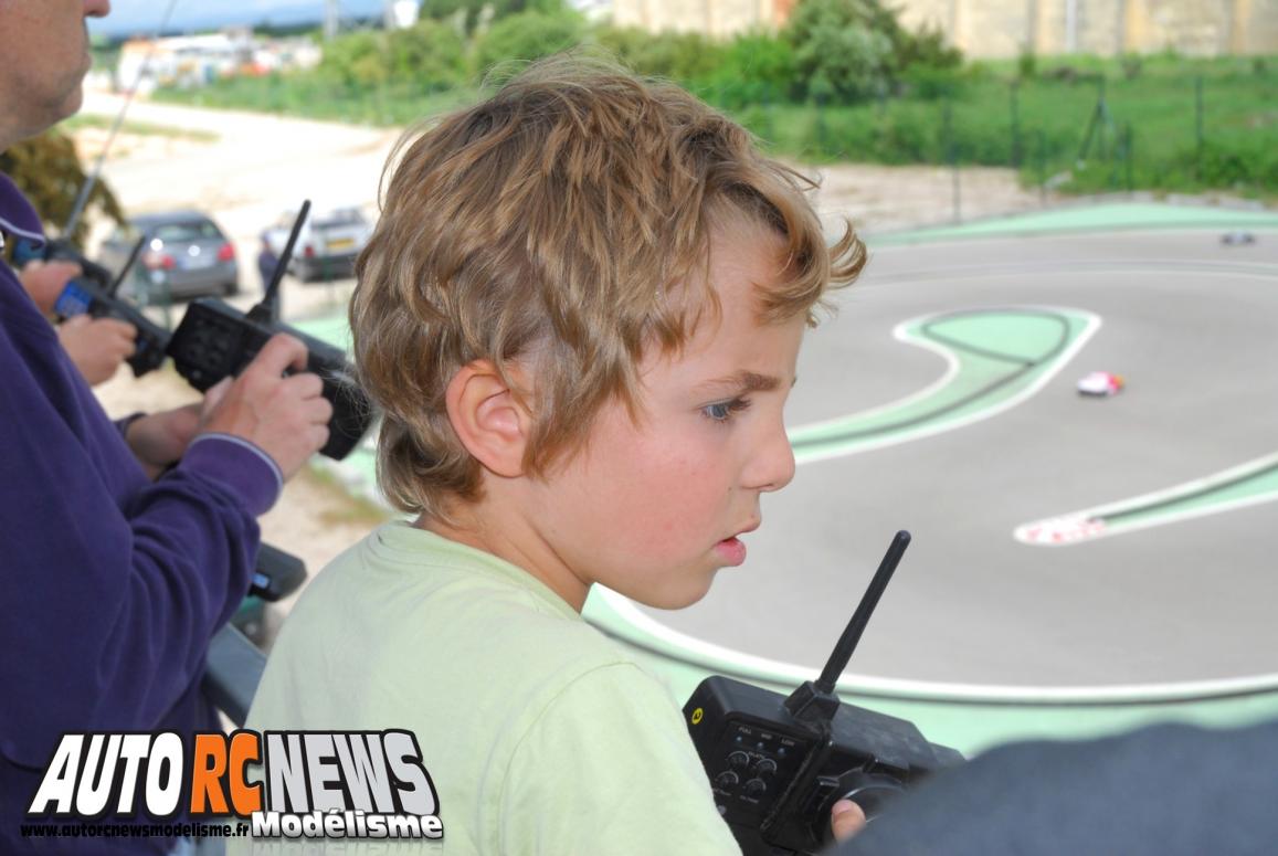 troisième manche du challenge hpi tour à orange. modélisme auto radiocommandé.