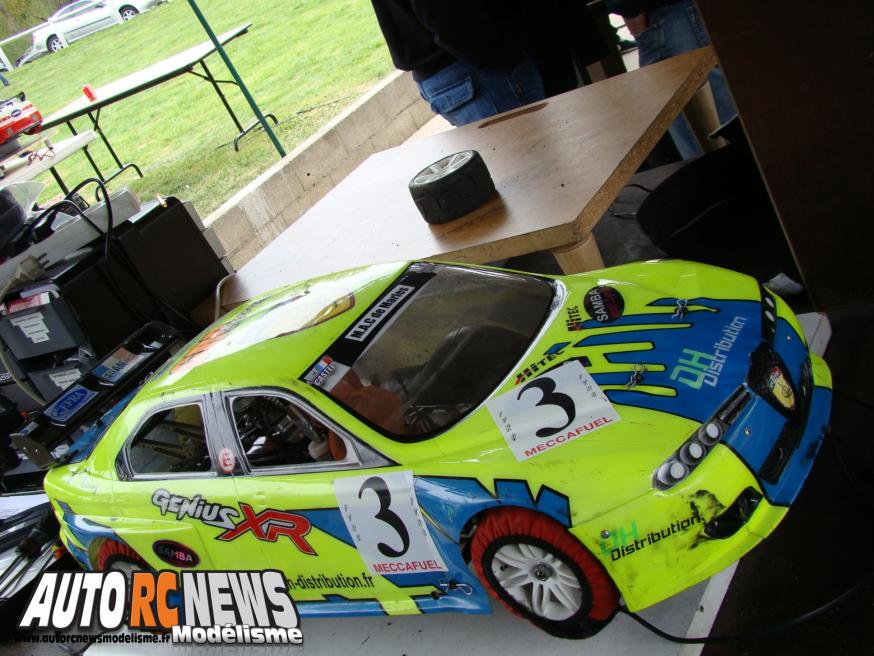 2ème CF Piste 1/5ème Tourisme Elite à Ris Orangis. compétition de modélisme auto radiocommandé. deuxième manche du championnat de france de piste à l'échelle 1/5ème.