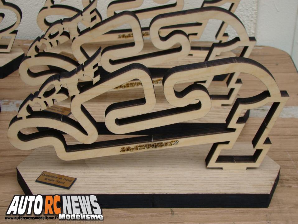 2ème CF Piste 1/5ème Tourisme Elite à Ris Orangis. compétition de modélisme auto radiocommandé. deuxième manche du championnat de france de piste à l'échelle 1/5ème.