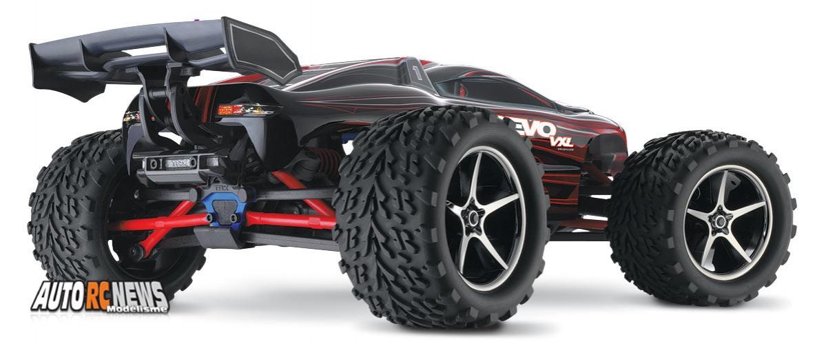 Pour ceux qui l'ignoreraient encore, l'E Revo de chez Traxxas existe aussi en version VXL à l'échelle 1/16ème.