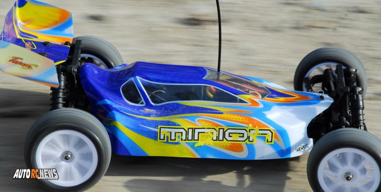 Le Minion signé Team C est un puisant TT 1/10ème propulsé par un moteur brushless qui est dérivé de la voiture utilisée en championnat de France par Benjamin Sion. Le Minion signé Team C est un puisant TT 1/10ème propulsé par un moteur brushless qui est dérivé de la voiture utilisée en championnat de France par Benjamin Sion.